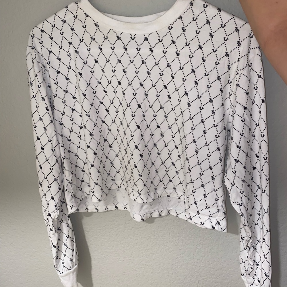Long sleeve cropped true religion shirt. Lightly worn